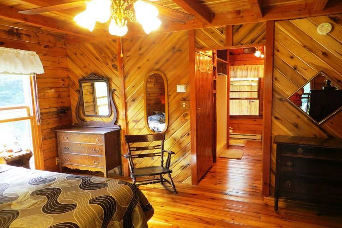 Rustic And Primitive Log Cabin Decor For Your Log Home