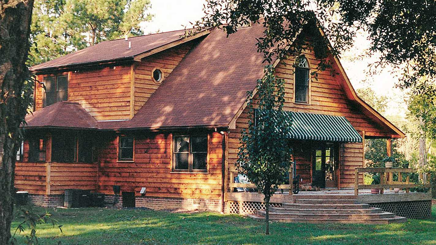 Carson log home by eLoghomes