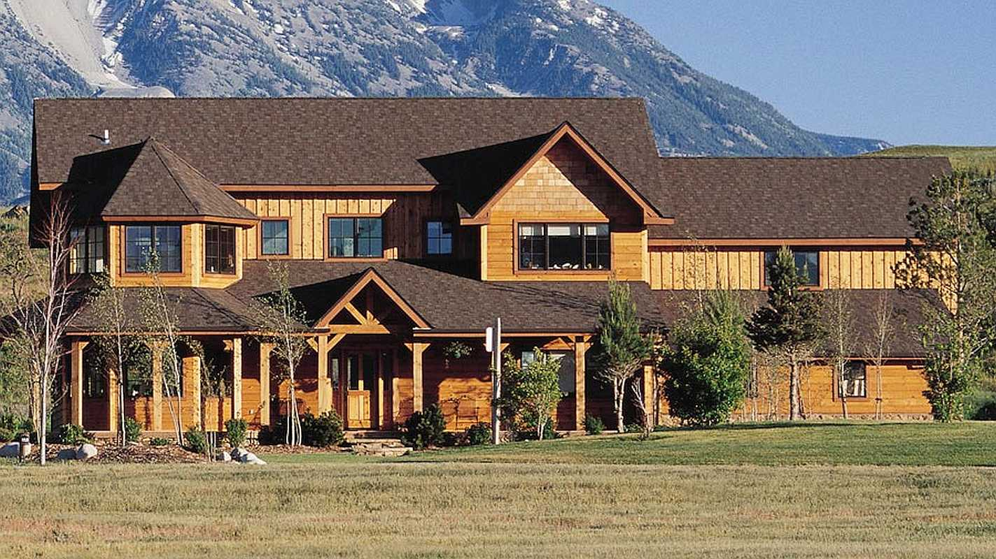 Large log cabin home in the mountains